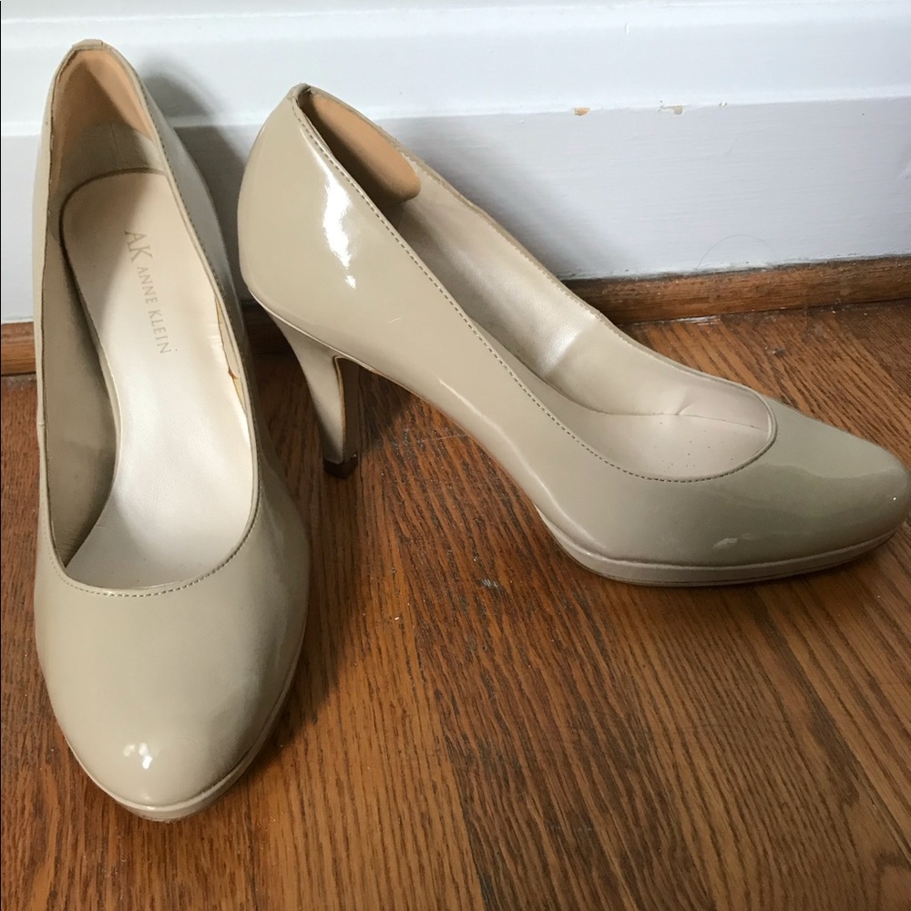 Anne Klein nude pumps 6.5